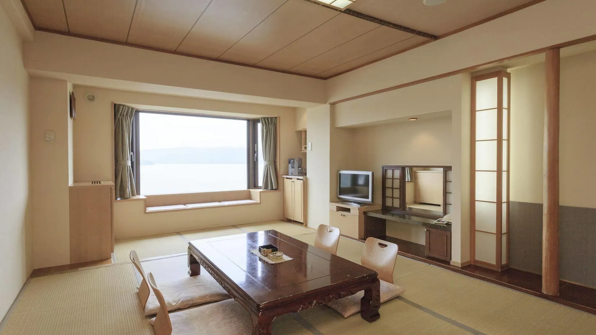 The Forest Akan Tsuruga Resort Akankohan 4*,